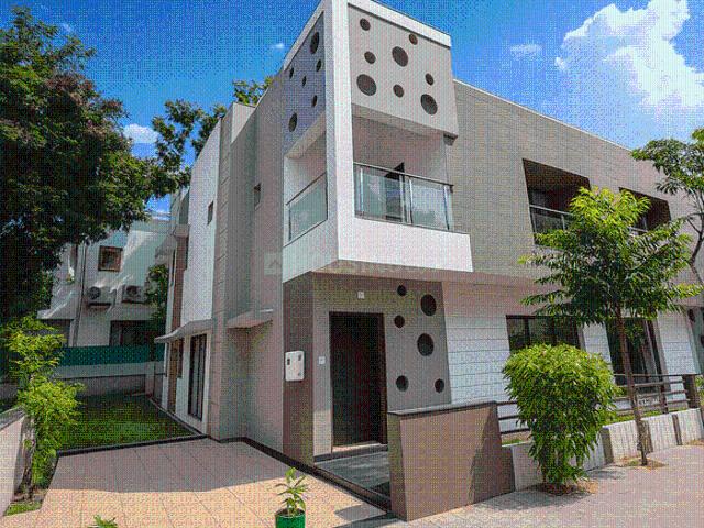 4 BHK Villa in Shela for resale Ahmedabad. The reference number is 18363086