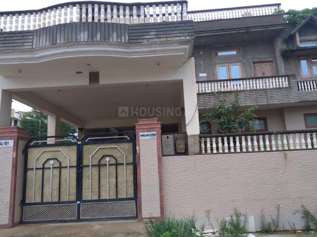 4 BHK Villa in Shivsinghpura for rent Sikar. The reference number is 6869595