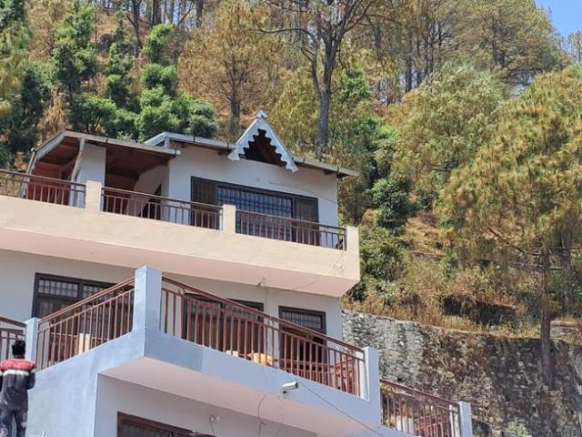 4 BHK Villa in Sukha for resale Nainital. The reference number is 9067908