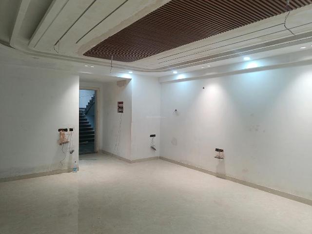 4 BHK Apartment in Sultanpur for resale New Delhi. The reference number is 18620012