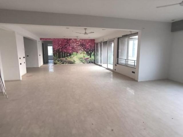 4 BHK Apartment in Chandkheda for rent Ahmedabad. The reference number is 19510343
