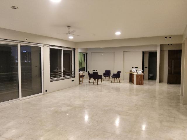 4 BHK Apartment in Chandkheda for rent Ahmedabad. The reference number is 20024274