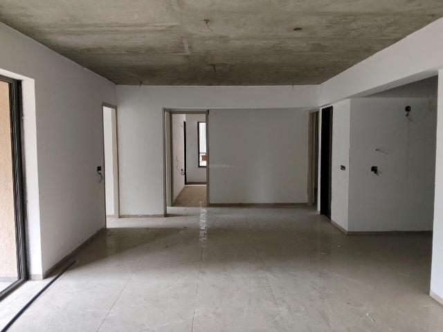 4 BHK Apartment in Chandkheda for resale Ahmedabad. The reference number is 20550175