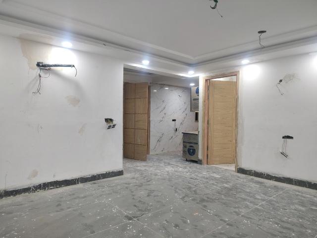 4 BHK Apartment in Chhattarpur for resale New Delhi. The reference number is 19559350