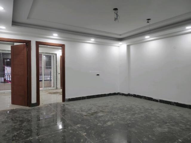 4 BHK Apartment in Chhattarpur for resale New Delhi. The reference number is 19995118