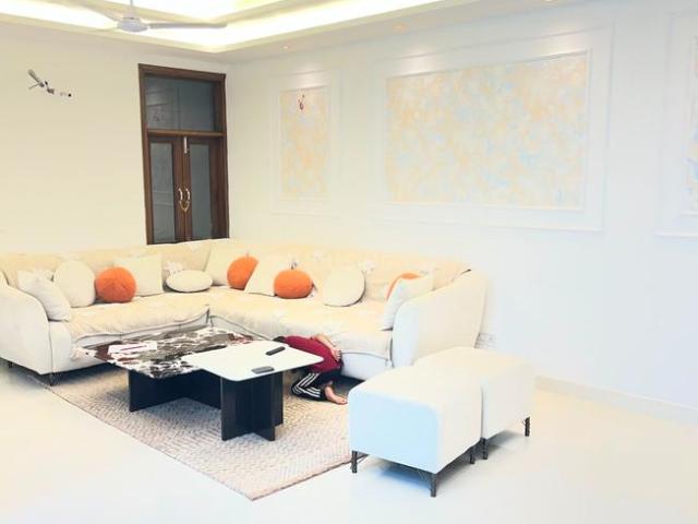 4 BHK Apartment in Chhattarpur for resale New Delhi. The reference number is 20682845