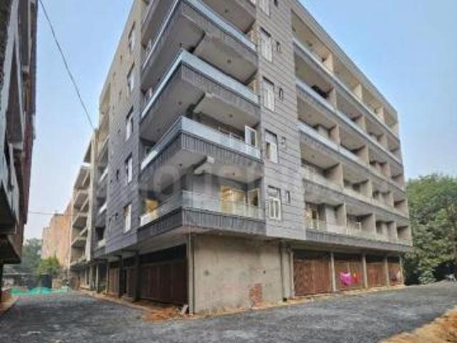 4 BHK Apartment in Chhattarpur for resale New Delhi. The reference number is 20149710