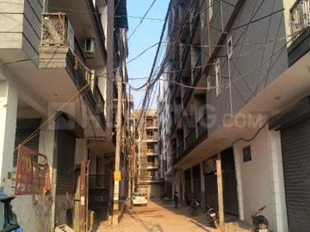 4 BHK Apartment in Chhattarpur for resale New Delhi. The reference number is 20164896