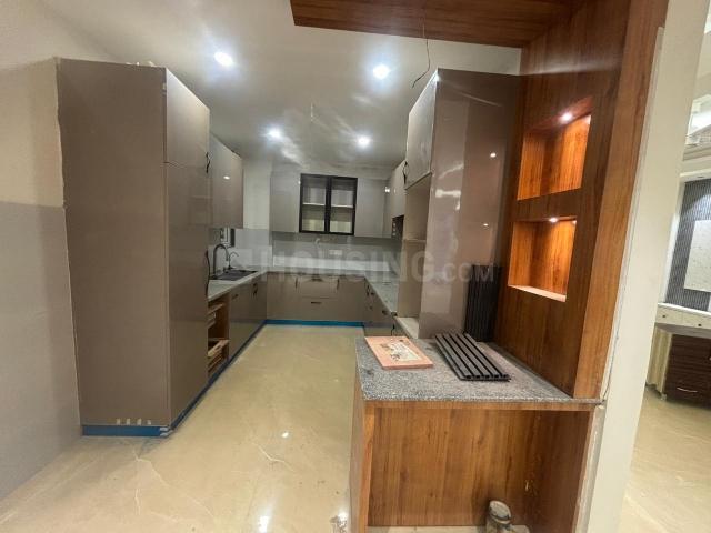 4 BHK Apartment in Chhattarpur for resale New Delhi. The reference number is 20165100