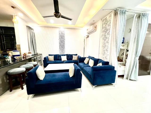 4 BHK Apartment in Chhattarpur for resale New Delhi. The reference number is 20183054