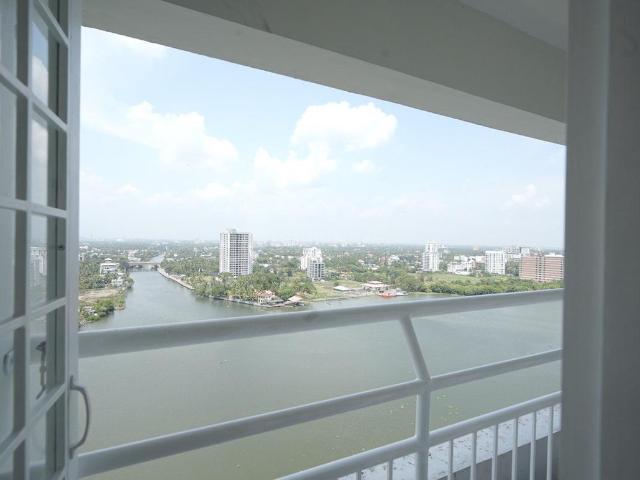 4 BHK Apartment in Chilavannur for rent Kochi. The reference number is 20394804