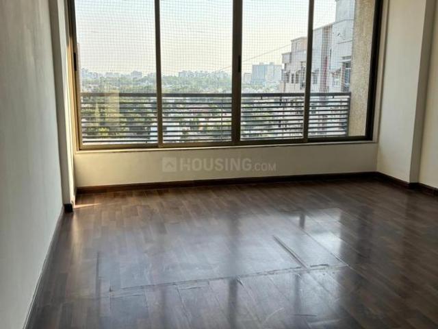 4 BHK Apartment in Ambawadi for rent Ahmedabad. The reference number is 19027320