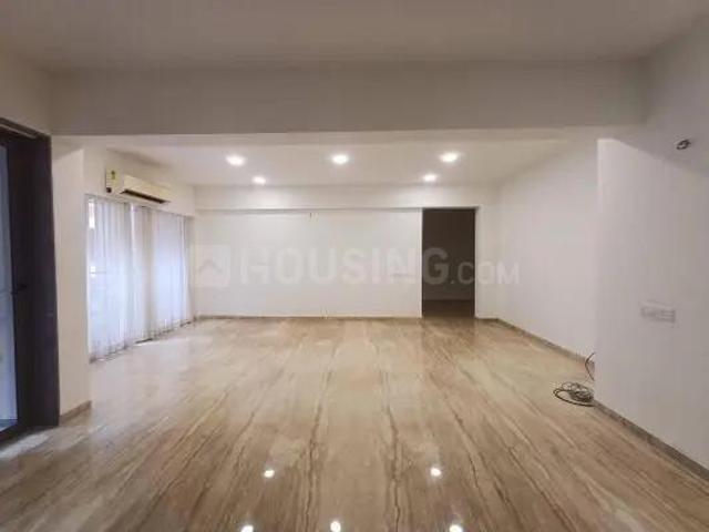 4 BHK Apartment in Ambawadi for rent Ahmedabad. The reference number is 20368039