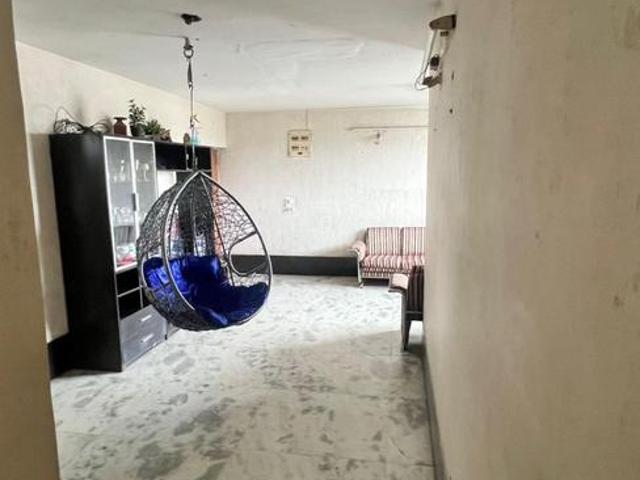 4 BHK Apartment in Ambawadi for resale Ahmedabad. The reference number is 19934751