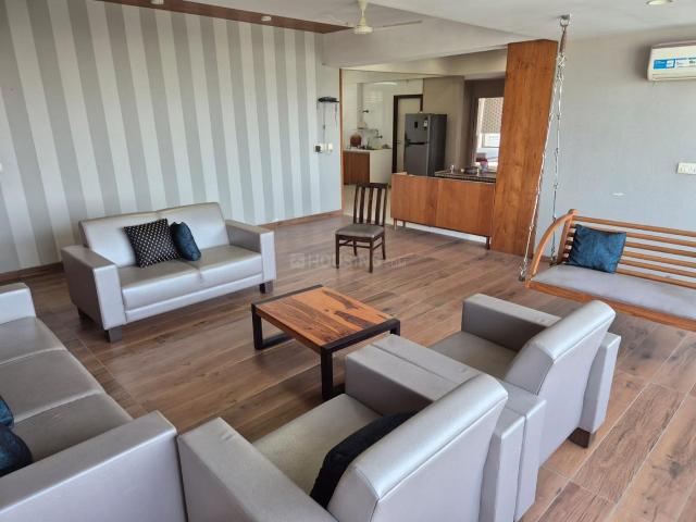 4 BHK Apartment in Ambawadi for resale Ahmedabad. The reference number is 20113258