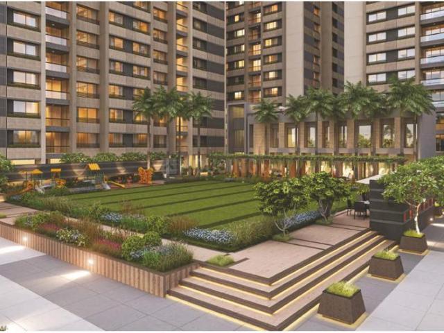 4 BHK Apartment in Ambawadi for resale Ahmedabad. The reference number is 20151662