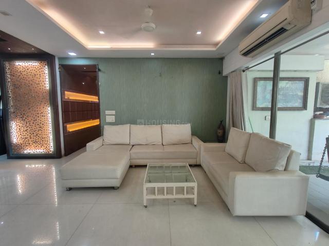 4 BHK Apartment in Ambawadi for resale Ahmedabad. The reference number is 20302999