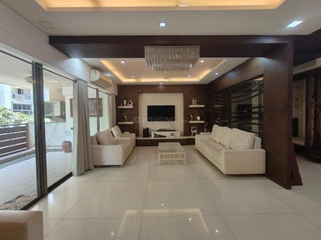 4 BHK Apartment in Ambawadi for resale Ahmedabad. The reference number is 20399104