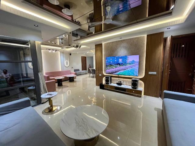 4 BHK Apartment in Ambli for rent Ahmedabad. The reference number is 19876593