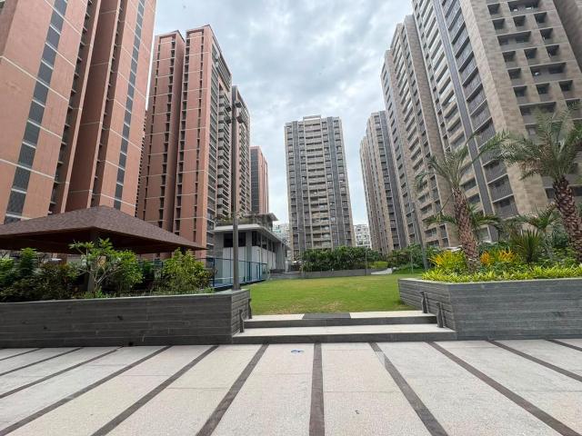 4 BHK Apartment in Ambli for rent Ahmedabad. The reference number is 20739048