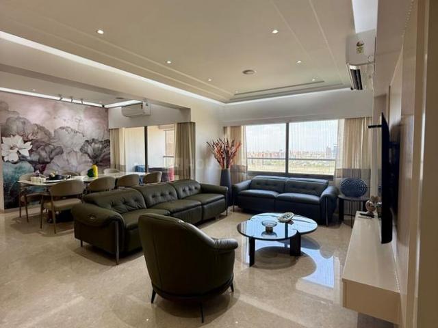 4 BHK Apartment in Ambli for resale Ahmedabad. The reference number is 20527197