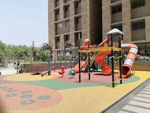 4 BHK Apartment in Ambli for resale Ahmedabad. The reference number is 20604664