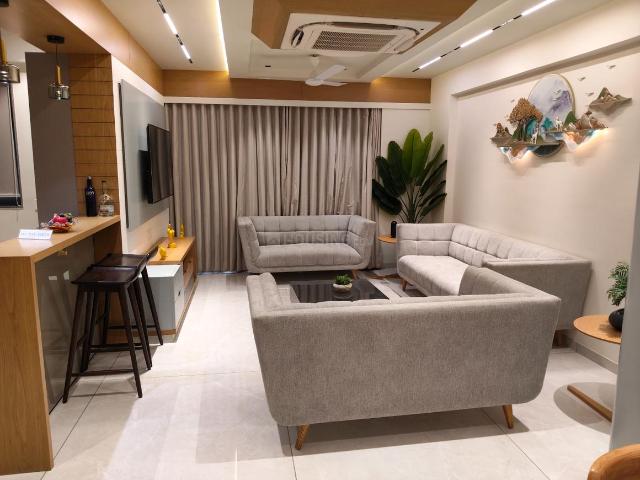 4 BHK Apartment in Ambli for resale Ahmedabad. The reference number is 20271474