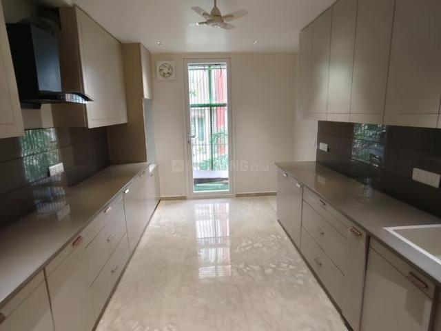 4 BHK Apartment in Anand Vihar for resale New Delhi. The reference number is 20081537