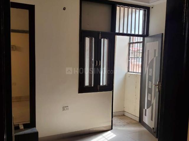 4 BHK Apartment in Anand Vihar for resale New Delhi. The reference number is 6422467