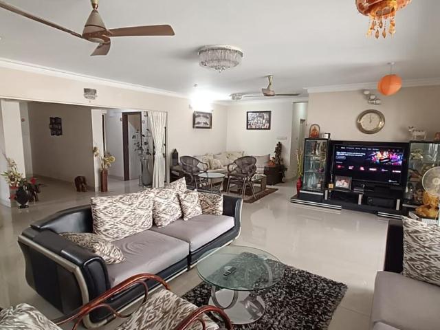 4 BHK Apartment in Andheri West for rent Mumbai. The reference number is 16222789