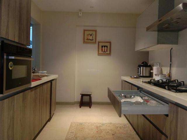 4 BHK Apartment in Andheri West for resale Mumbai. The reference number is 10411717