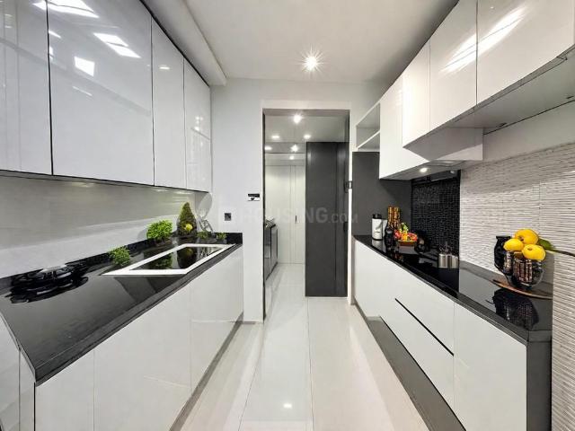 4 BHK Apartment in Agripada for resale Mumbai. The reference number is 14435635