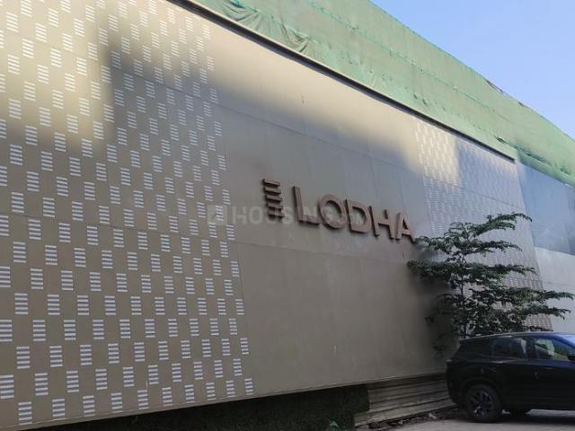 4 BHK Apartment in Agripada for resale Mumbai. The reference number is 19996007