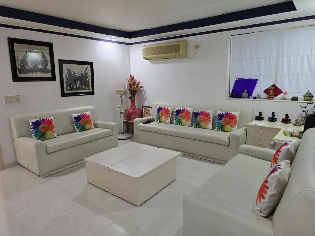 4 BHK Apartment in Alkapuri for resale Vadodara. The reference number is 16689251