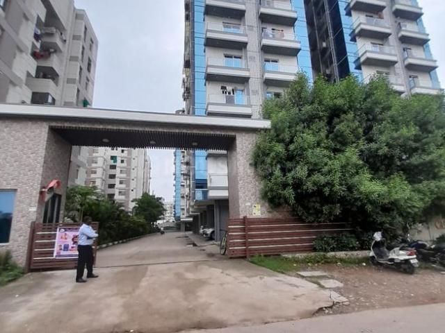 4 BHK Apartment in Atladara for rent Vadodara. The reference number is 20619060