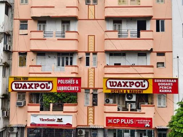 4 BHK Apartment in Bow Bazaar for resale Kolkata. The reference number is 18165134