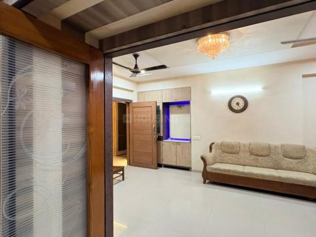 4 BHK Apartment in Bodakdev for rent Ahmedabad. The reference number is 19832119