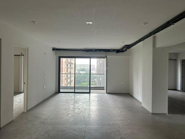 4 BHK Apartment in Bodakdev for rent Ahmedabad. The reference number is 19952628