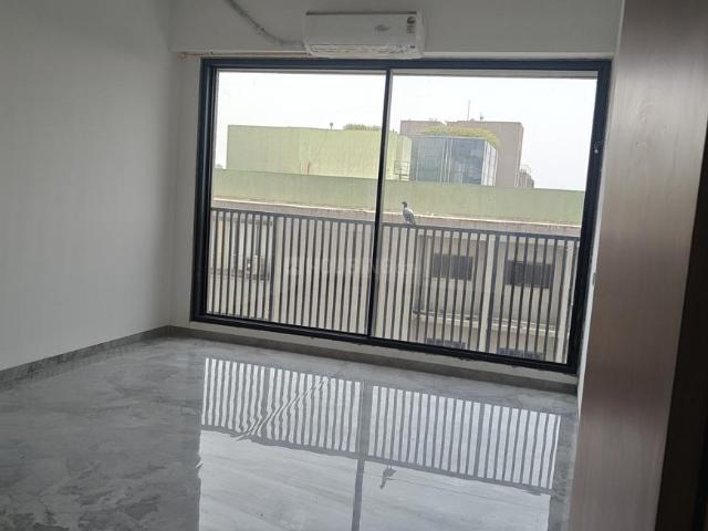 4 BHK Apartment in Bodakdev for rent Ahmedabad. The reference number is 20036137