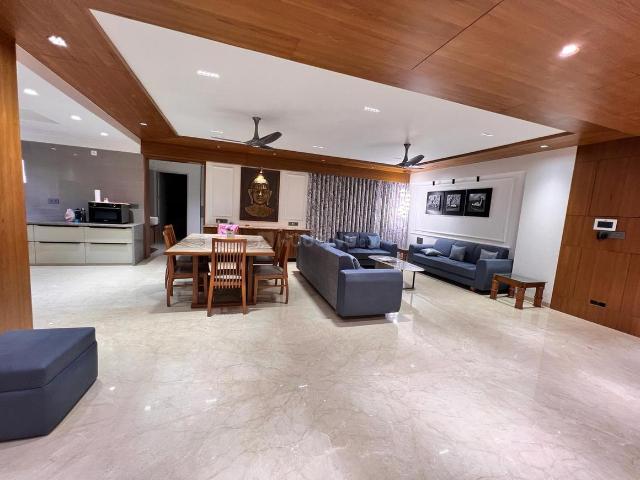 4 BHK Apartment in Bodakdev for rent Ahmedabad. The reference number is 20095524