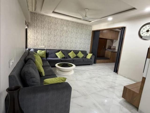 4 BHK Apartment in Bodakdev for rent Ahmedabad. The reference number is 20547361