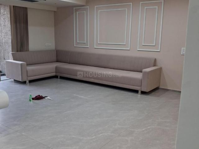 4 BHK Apartment in Bodakdev for rent Ahmedabad. The reference number is 20583141