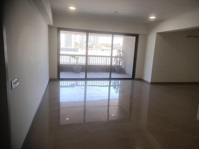 4 BHK Apartment in Bodakdev for rent Ahmedabad. The reference number is 20608125