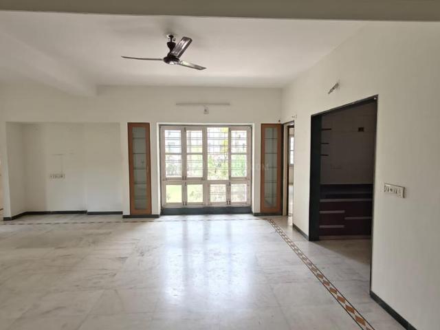 4 BHK Apartment in Bodakdev for rent Ahmedabad. The reference number is 20941958
