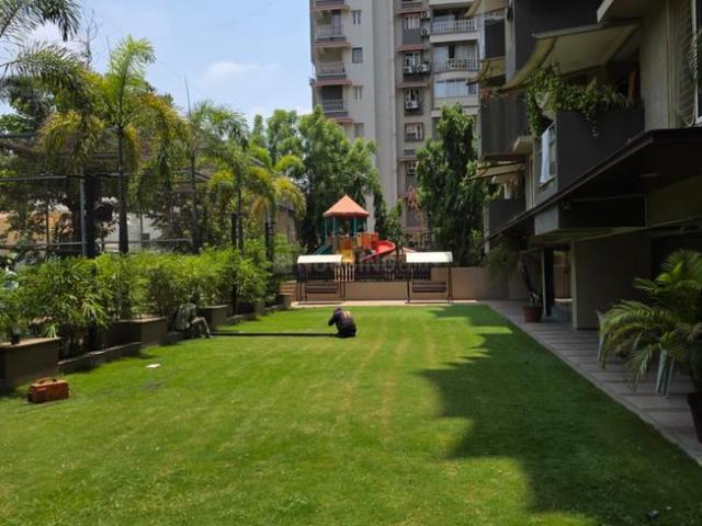 4 BHK Apartment in Bodakdev for resale Ahmedabad. The reference number is 19595336