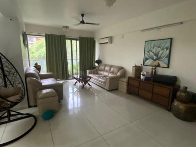 4 BHK Apartment in Bodakdev for resale Ahmedabad. The reference number is 19745563