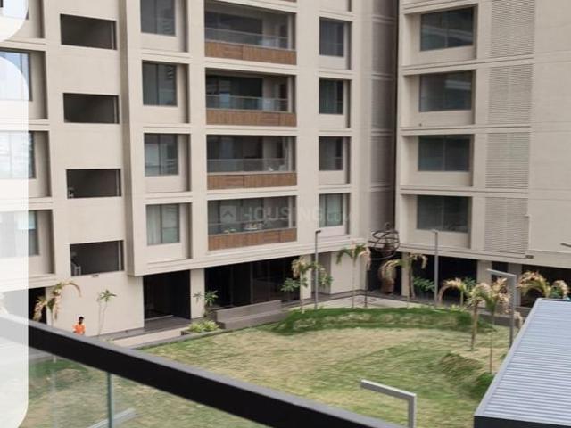 4 BHK Apartment in Bodakdev for resale Ahmedabad. The reference number is 20640636