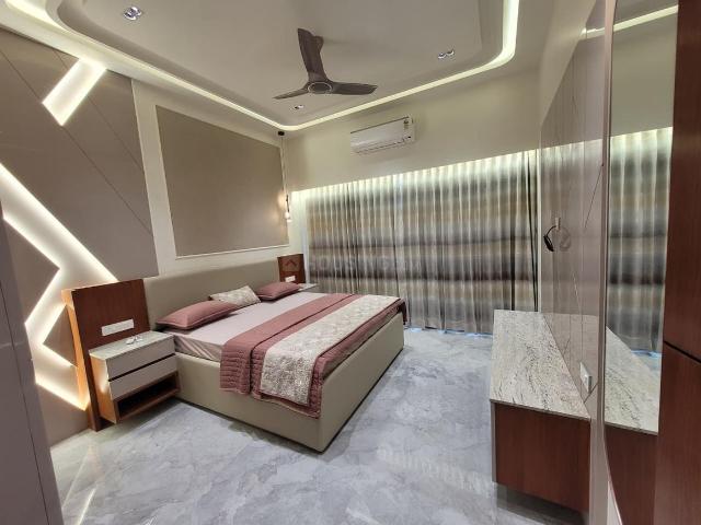 4 BHK Apartment in Bodakdev for resale Ahmedabad. The reference number is 20159810