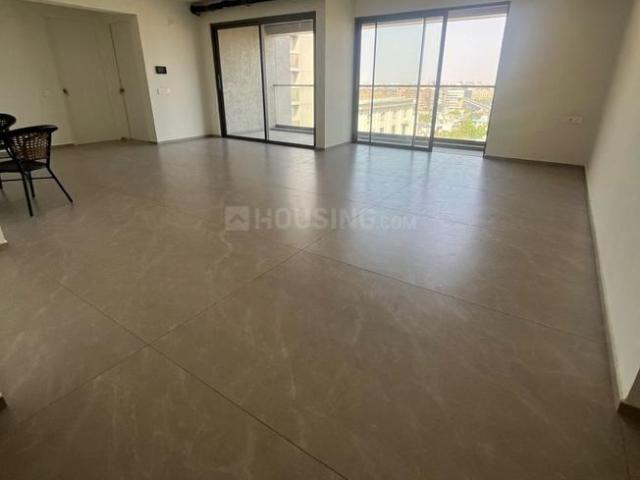 4 BHK Apartment in Bodakdev for resale Ahmedabad. The reference number is 20316337