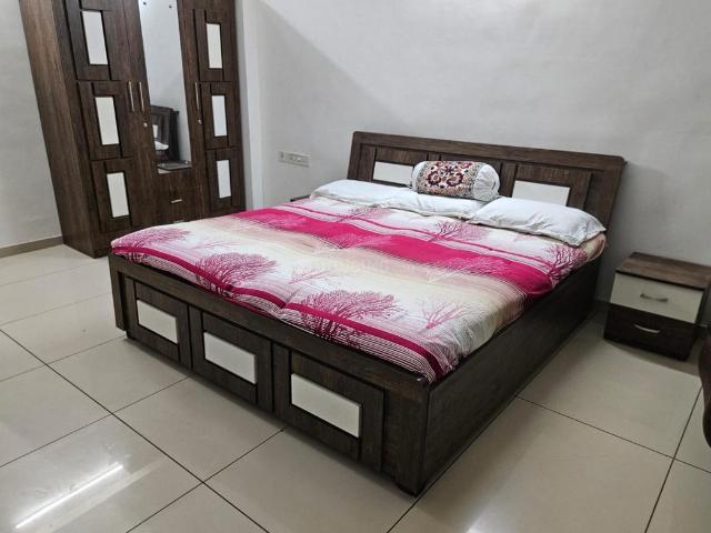 4 BHK Apartment in Bopal for rent Ahmedabad. The reference number is 14831320